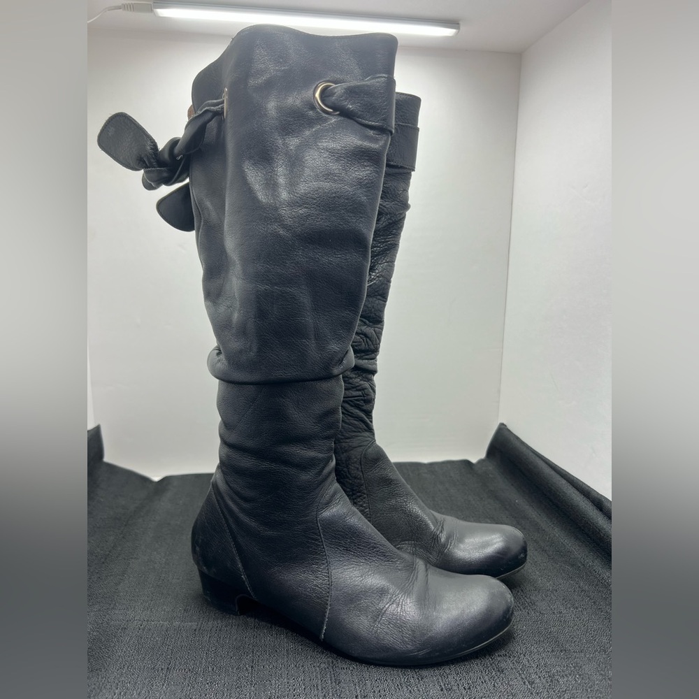 Women's Black Leather Knee-High Boots - Classic Riding Style